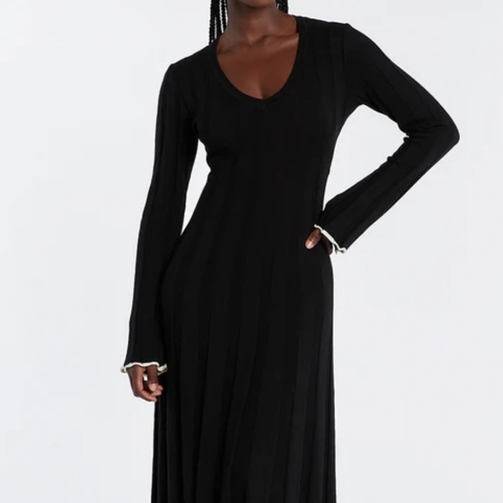 Dissh flora dress- black with white trim L